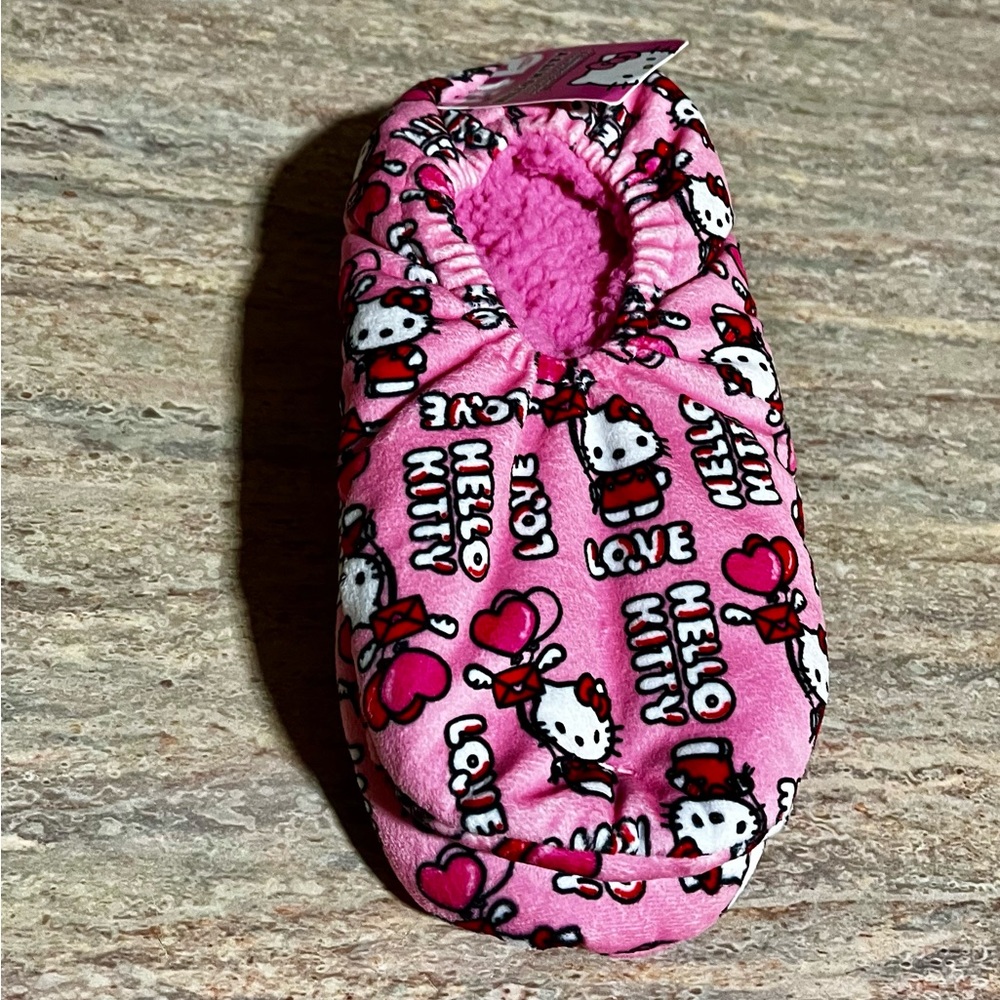 NWT Hello Kitty snuggle toe slippers